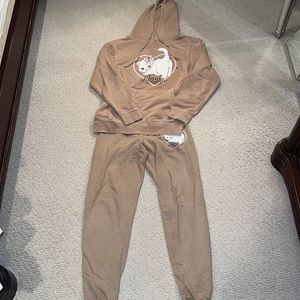 By Sami Ryan Sweatset